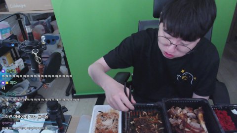 고향에서 누가 돌아왔게